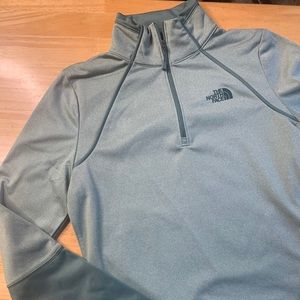 Women’s North Face Quarter Zip